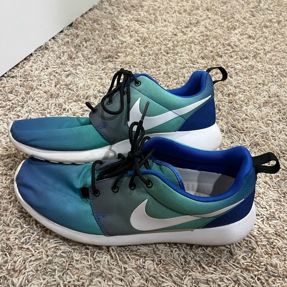 Nike Roshe - Picture 1 of 2